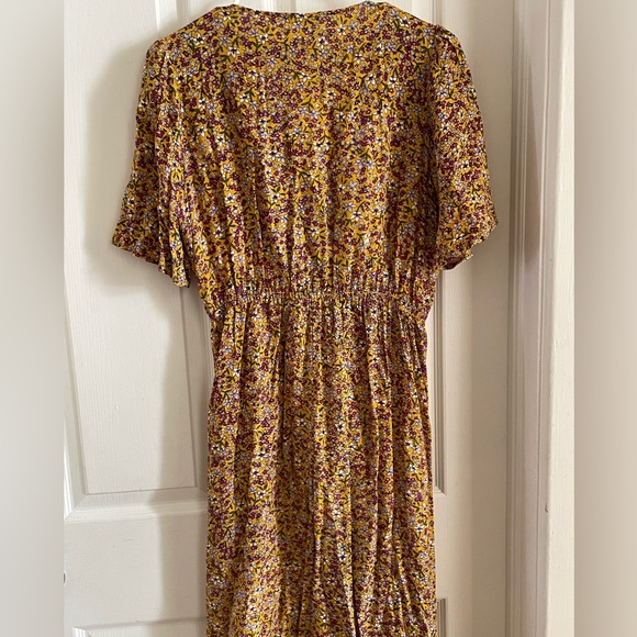 2/$20 Flowery tie-front dress - Picture 2 of 3